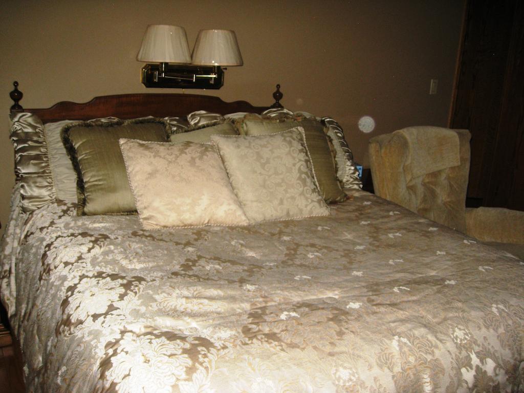 Mcdougall Lane Bed & Breakfast Drumheller Exterior foto